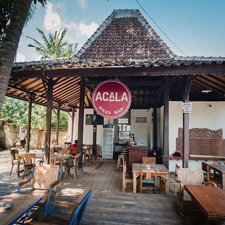 Acala Hostel & Reef Bar Toyapakeh Exterior photo